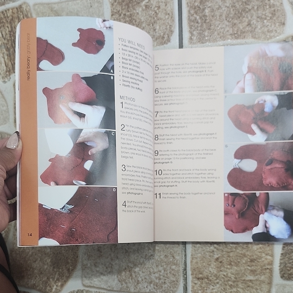 Book Colorful Felt Animal Patterns in Red and Blue - Picture 5 of 5